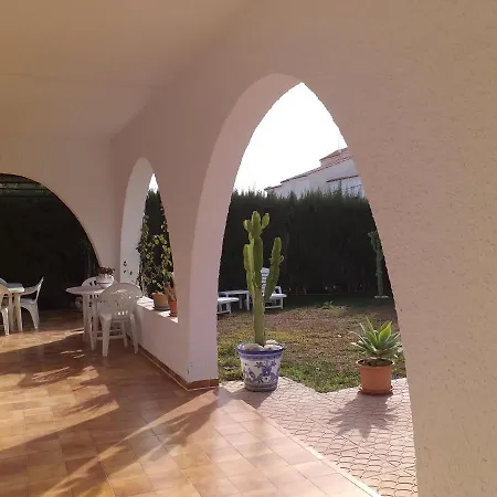 Villa Villa *
